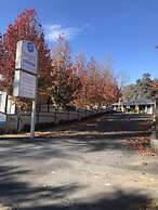 Bright Colonial Motel