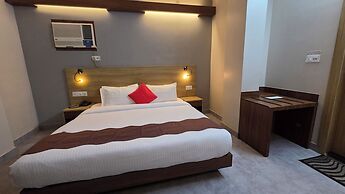 Hotel Gulmohar Grand