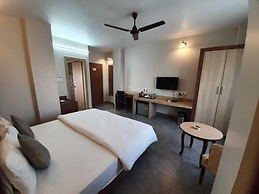 Hotel Gulmohar Grand