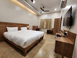 Hotel Gulmohar Grand