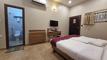Hotel Gulmohar Grand