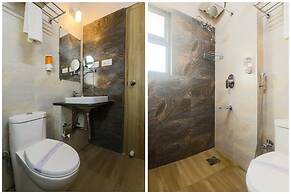 Hotel Gulmohar Grand