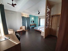 Hotel Gulmohar Grand