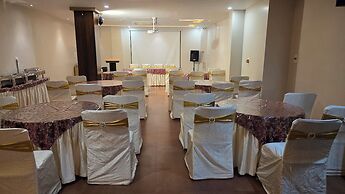 Hotel Gulmohar Grand