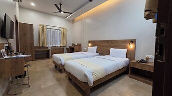 Hotel Gulmohar Grand