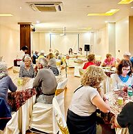 Hotel Gulmohar Grand