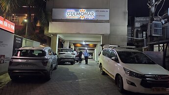Hotel Gulmohar Grand