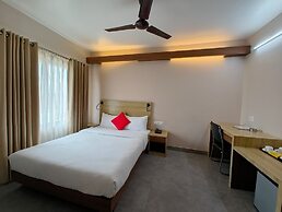 Hotel Gulmohar Grand