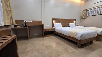 Hotel Gulmohar Grand