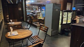 Hotel Gulmohar Grand