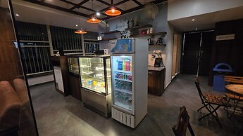 Hotel Gulmohar Grand