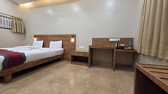 Hotel Gulmohar Grand