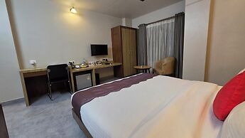 Hotel Gulmohar Grand