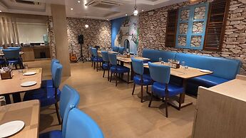 Hotel Gulmohar Grand