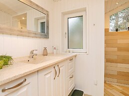 6 Person Holiday Home in Roslev