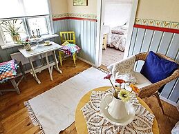 Tranquil Lake View Cottage-by Traum