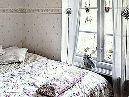 Tranquil Lake View Cottage-by Traum