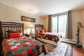 Scorpio Condos with Magnificent Vail Mountain Views by RedAwning