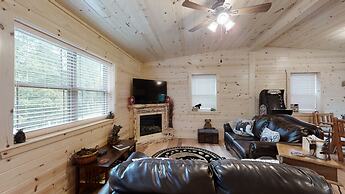 Cozy Bear Den 2 Bedroom Cabin by RedAwning