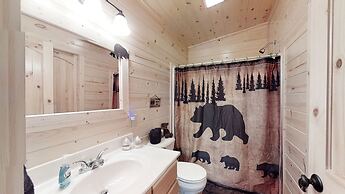 Cozy Bear Den 2 Bedroom Cabin by RedAwning