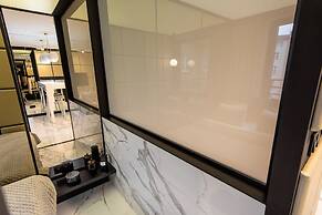 Super Apartment with Hot Tub