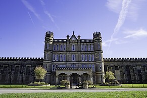 Holiday Inn Express & Suites Moundsville by IHG