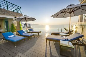 Canvas Danang Beach Hotel