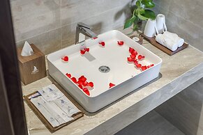 Canvas Danang Beach Hotel