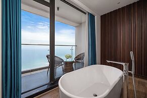 Canvas Danang Beach Hotel