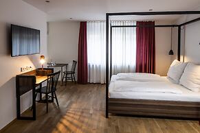 Nomad Serviced Apartments