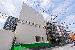 Knockin Hotel Daejeon by Aank