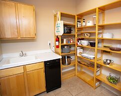 Nederland Getaway 4 Bedroom Home by RedAwning