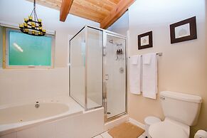 Nederland Getaway 4 Bedroom Home by RedAwning