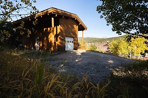 Nederland Getaway 4 Bedroom Home by RedAwning