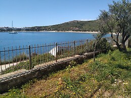 Beautiful Beach House At Sounio