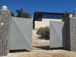 Beautiful Beach House At Sounio
