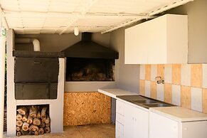 Petrakis Maisonette Near The Sea