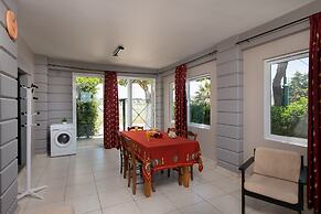 Petrakis Maisonette Near The Sea