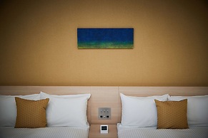 Y'sinn Naha Orokuekimae