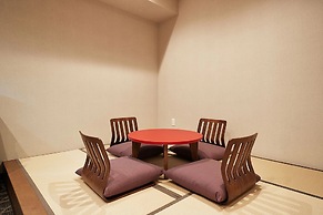 Y'sinn Naha Orokuekimae