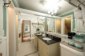 The Mermaid & Alligator