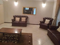 Charming 6-bed House With Swimming Pool in Harare