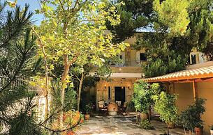 Awesome Home in Artemida With Wifi and 2 Bedrooms