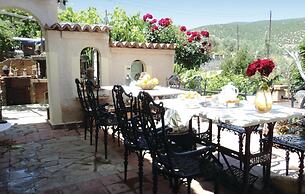 Stunning Home in Xiropigado With Wifi and 2 Bedrooms