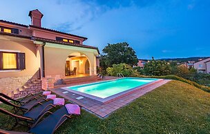 Stunning Home in Marcelji With Wifi, Outdoor Swimming Pool and 1 Bedro