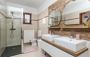 Stunning Home in Marcelji With Wifi, Outdoor Swimming Pool and 1 Bedro