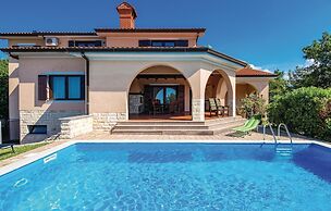 Stunning Home in Marcelji With Wifi, Outdoor Swimming Pool and 1 Bedro