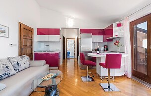 Stunning Home in Marcelji With Wifi, Outdoor Swimming Pool and 1 Bedro