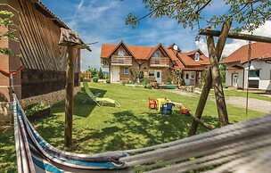 Nice Home in Licko Lesce With 2 Bedrooms and Wifi