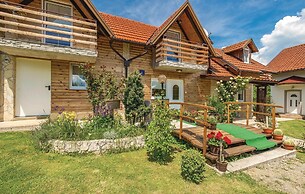 Nice Home in Licko Lesce With 2 Bedrooms and Wifi